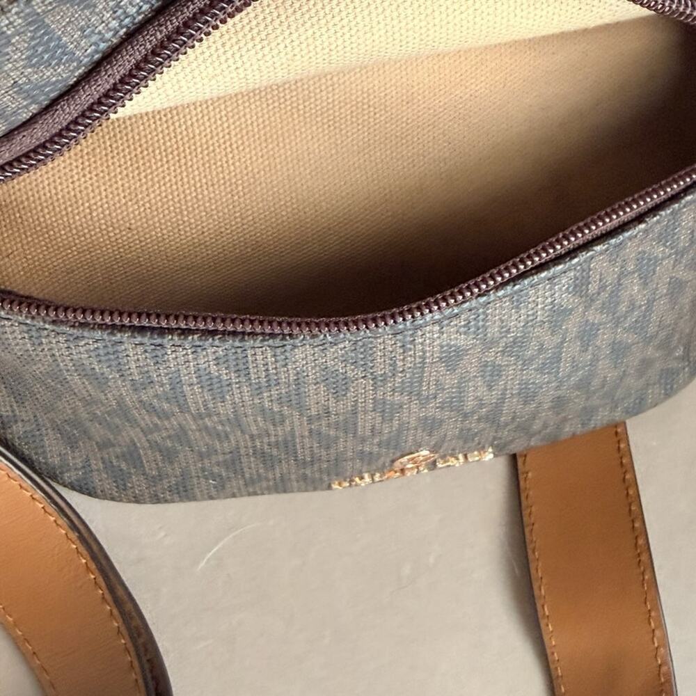Michael Kors Slater Medium Signature Logo Sling Pack - Picture 7 of 8
